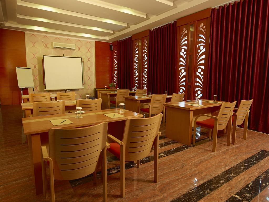 Sahati Hotel Giacarta Esterno foto