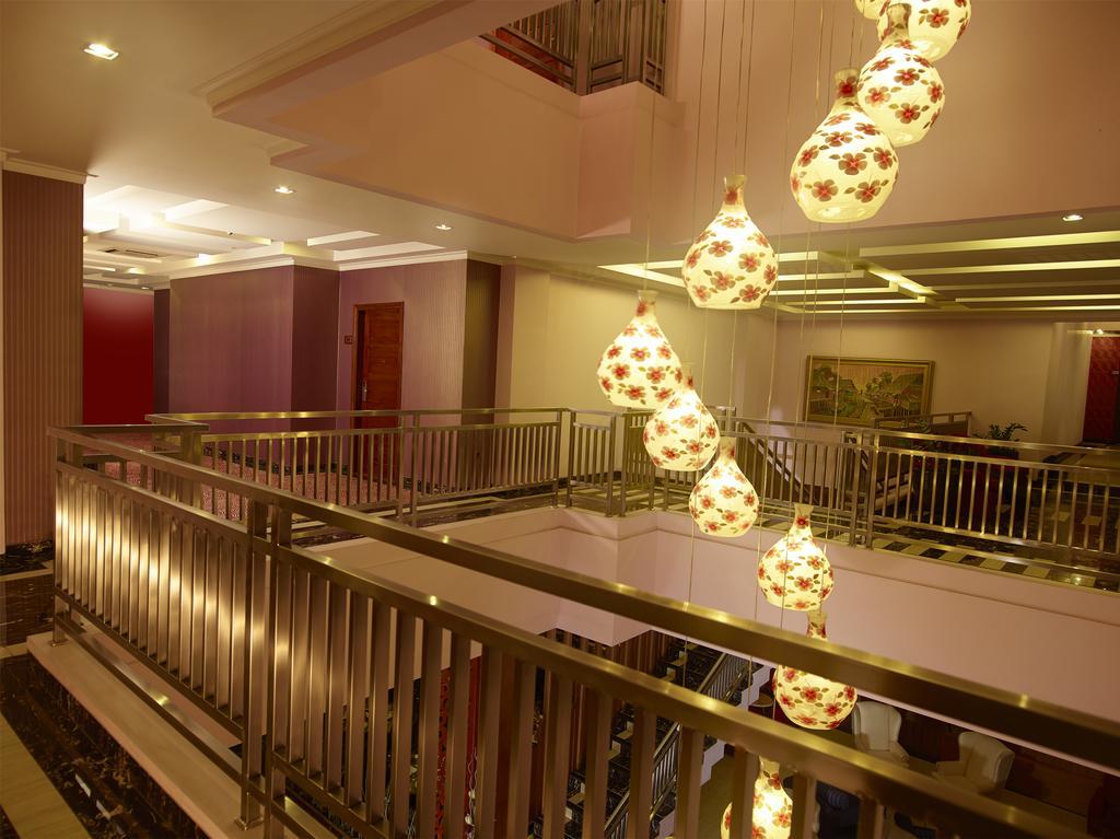 Sahati Hotel Giacarta Esterno foto