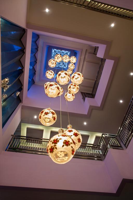 Sahati Hotel Giacarta Esterno foto