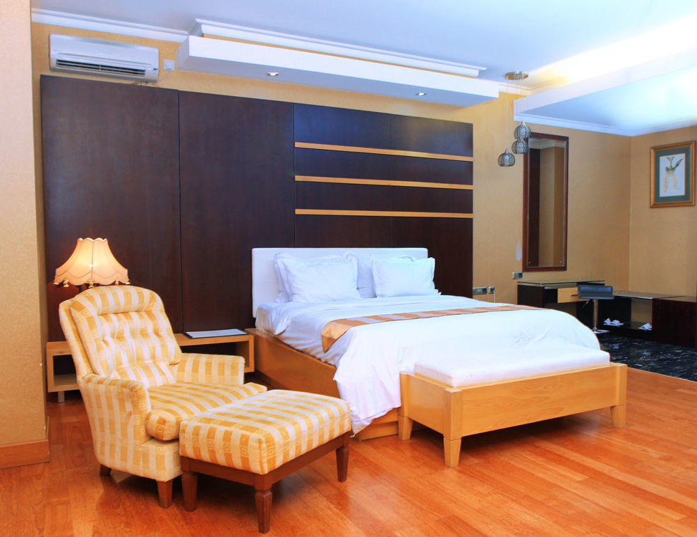 Sahati Hotel Giacarta Esterno foto