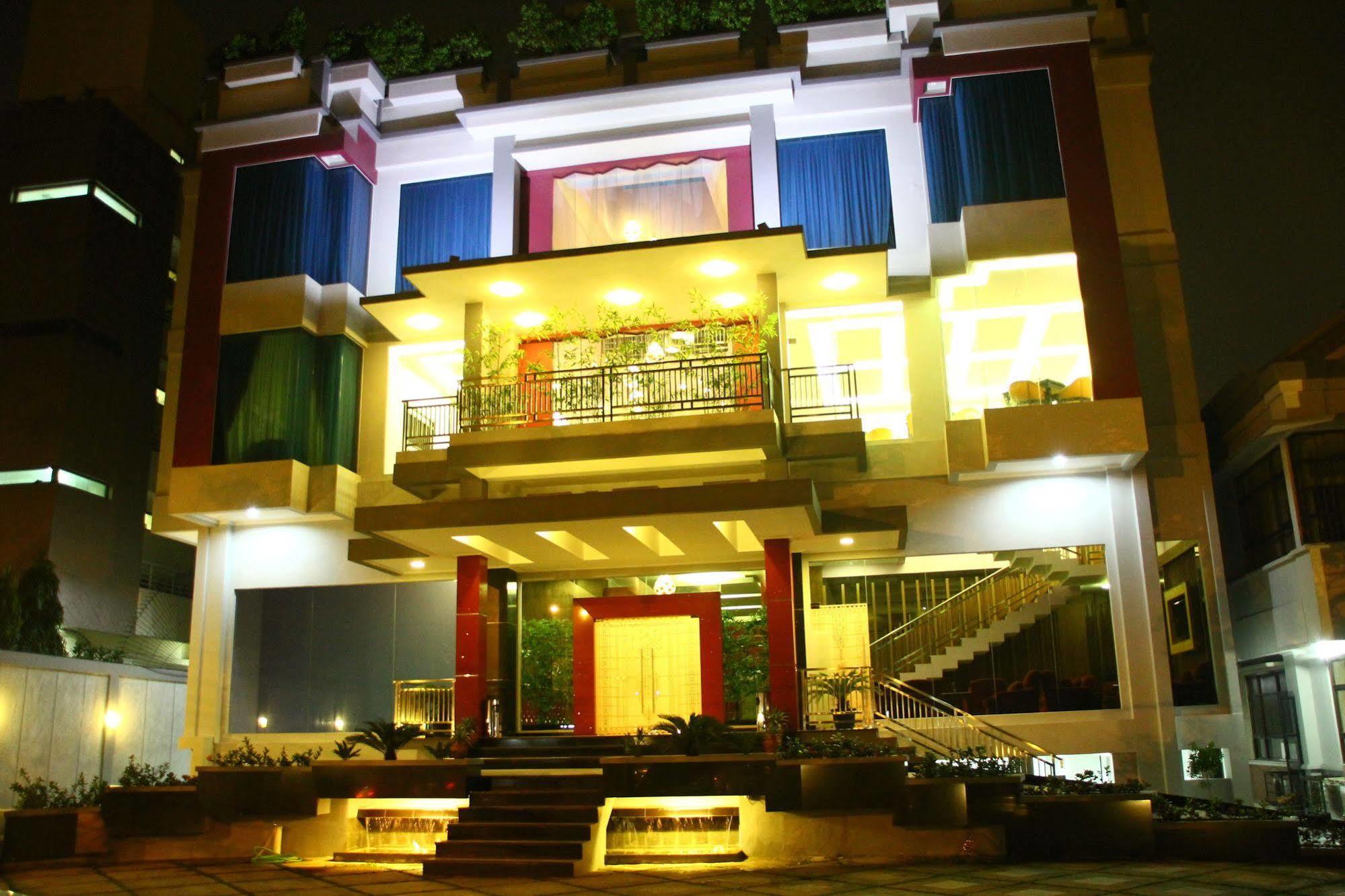 Sahati Hotel Giacarta Esterno foto